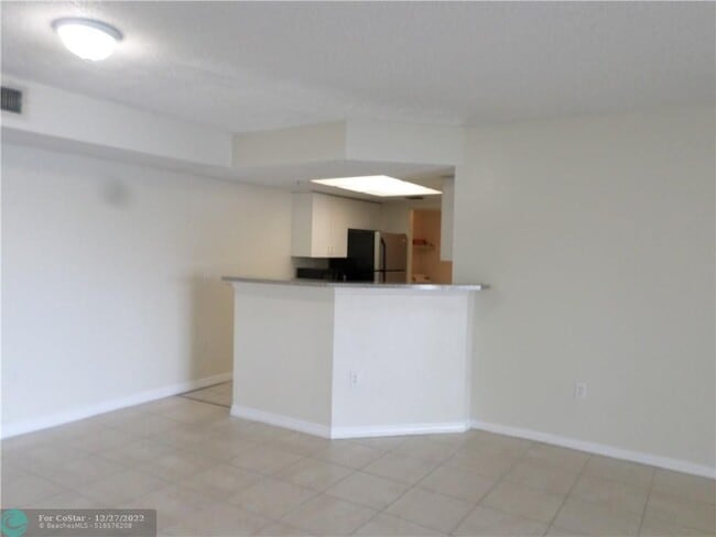 Building Photo - 5065 Wiles Rd