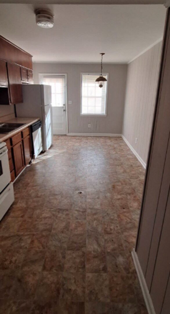 Foto del edificio - Looking for something new??? Coming Soon! Move In Special - $0 security deposit!!