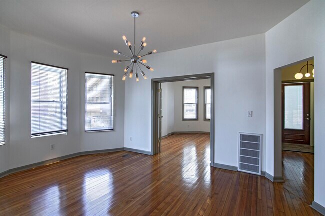 Building Photo - 129 Clifton Pl