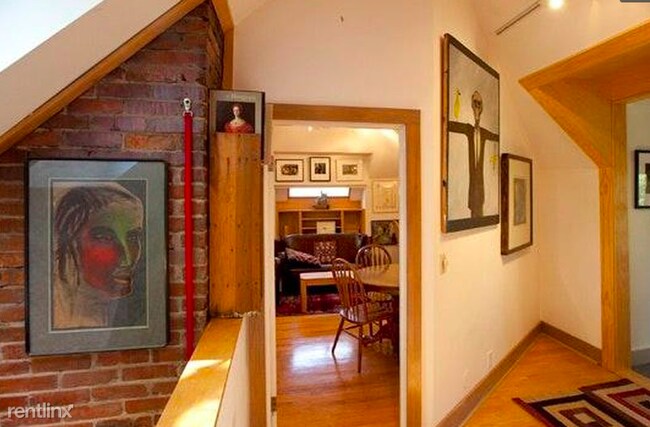 Building Photo - 2 br, 1 bath Condo - 1812 Ashwood Ave
