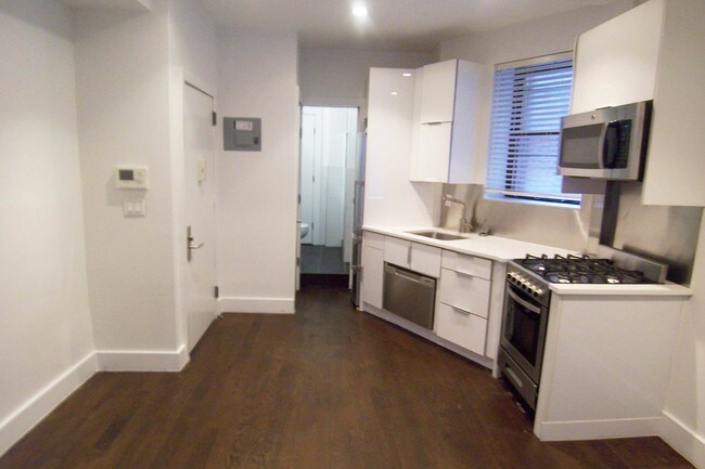 Building Photo - 440 Tenth Avenue
