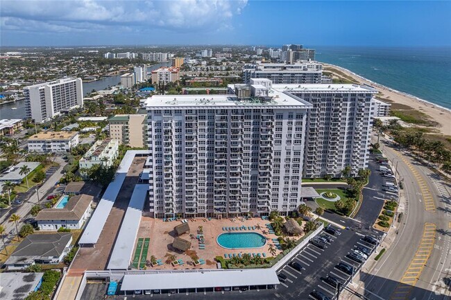 Building Photo - 405 N Ocean Blvd