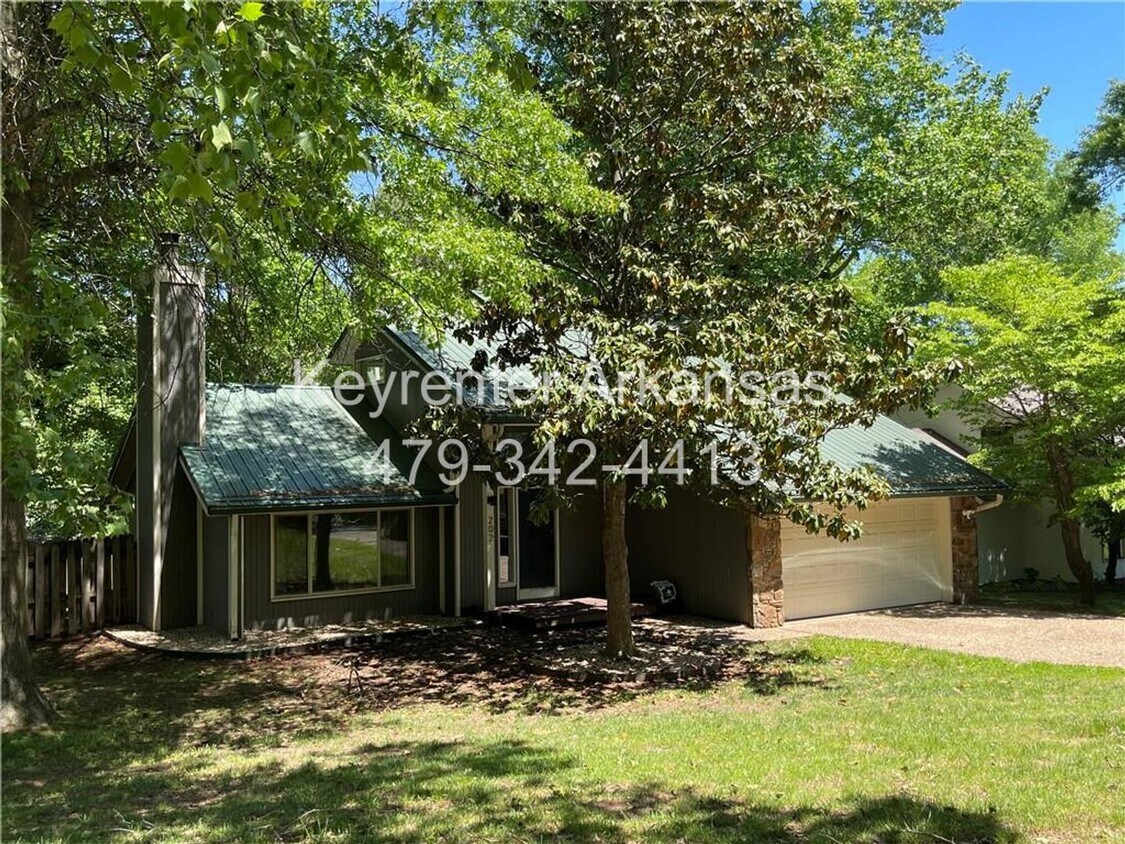 Gorgeous 3-Bed, 2.5-Bath Retreat Near Veterans Park - Gorgeous 3-Bed, 2.5-Bath Retreat Near Veterans Park