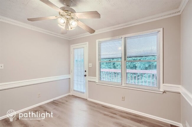Building Photo - 2910 Camary Pl Dr SE