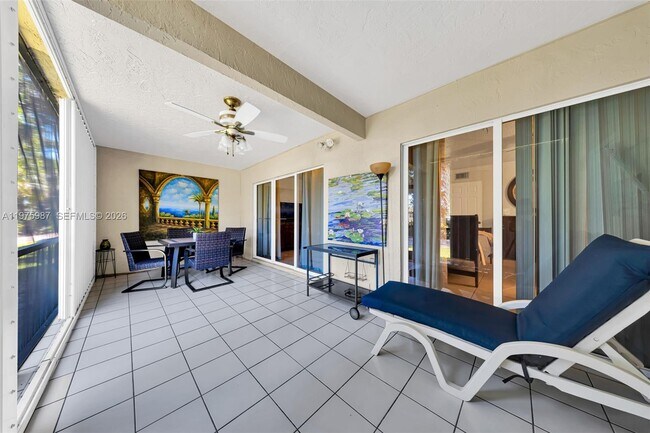 Foto del edificio - 4040 Crystal Lake Dr