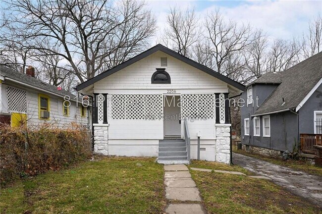 Building Photo - 2206 E 58th St