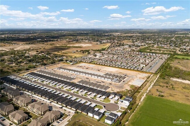 Foto del edificio - 17 W Harrison Ave