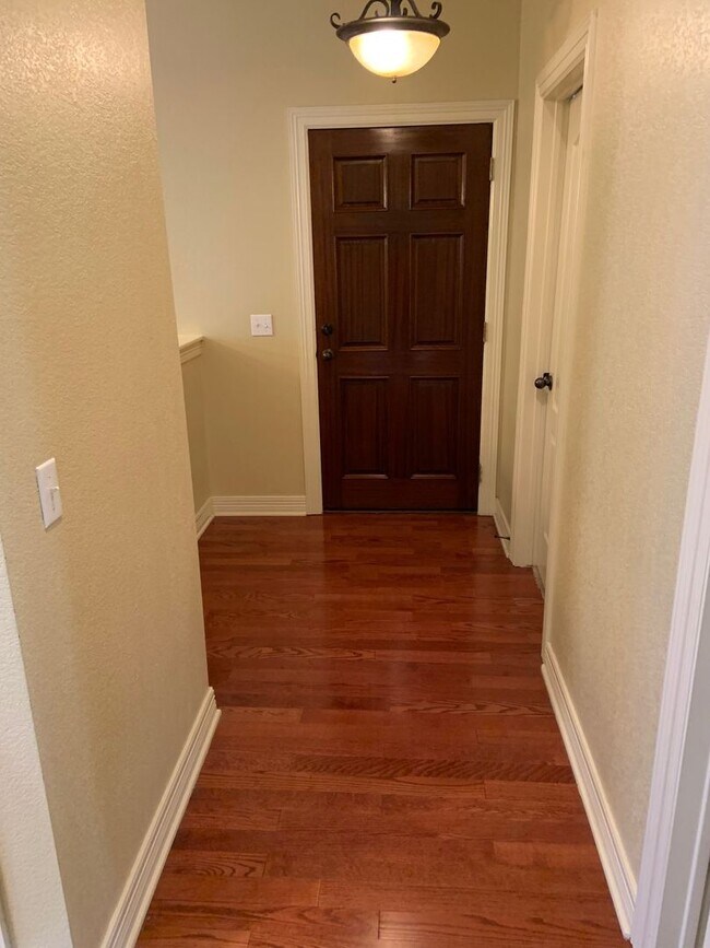 Building Photo - BEAUTIFUL HOME IN GREAT LOCATION!