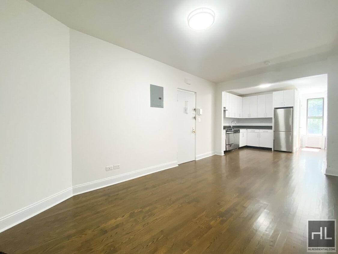 Primary Photo - EAST 89TH STREET