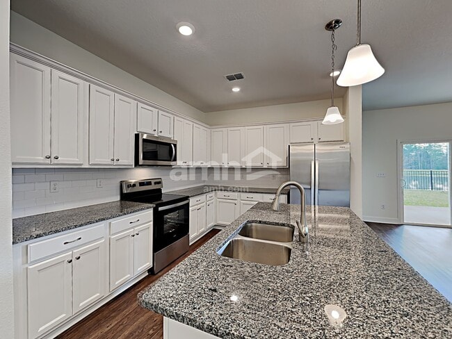 Foto del edificio - 5927 Hampton Creek Rd