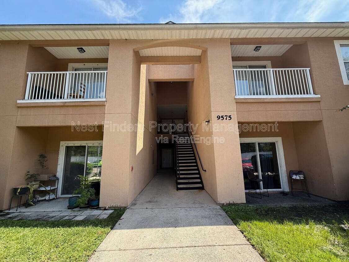 Primary Photo - 9575 Amarante Cir