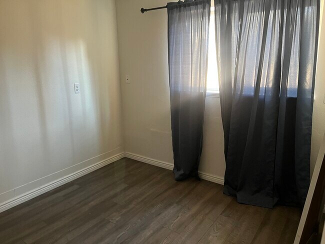 Foto del edificio - 4026 Shelley Ave