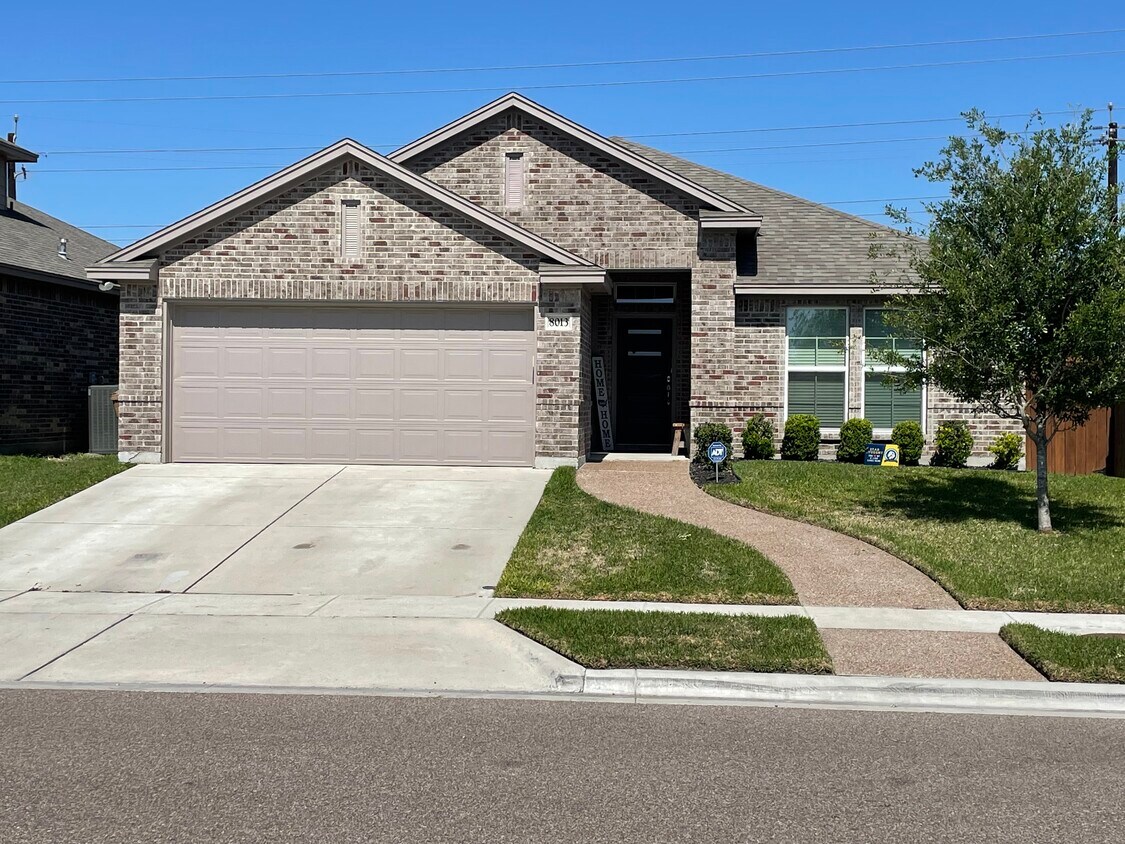 Foto principal - 8013 Cattlemen Dr