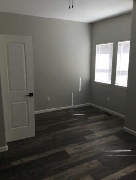Building Photo - 638 E Star Ct