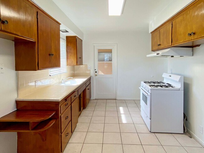 Foto del edificio - 215 S Baldwin Ave