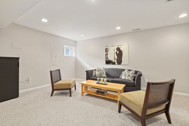 Foto del edificio - 627 Lamont St NW