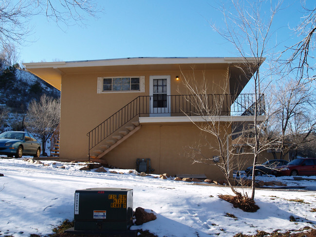 Building Photo - Canyon Retreat Apartments