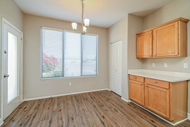 Building Photo - 3719 S Colt Dr