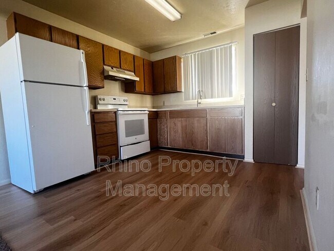 Building Photo - 463 N 1465 W