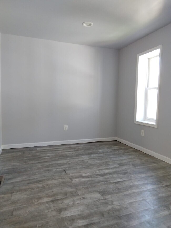 Building Photo - 128 N Dearborn St