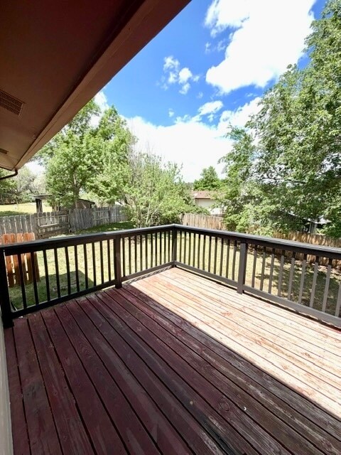 Terraza y patio cercado - 706 Alicia Ct
