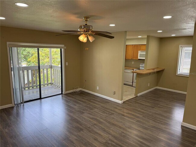 Foto del edificio - 129 Springwood Cir
