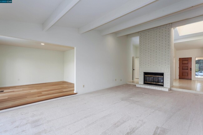 Building Photo - 591 Augusta Dr