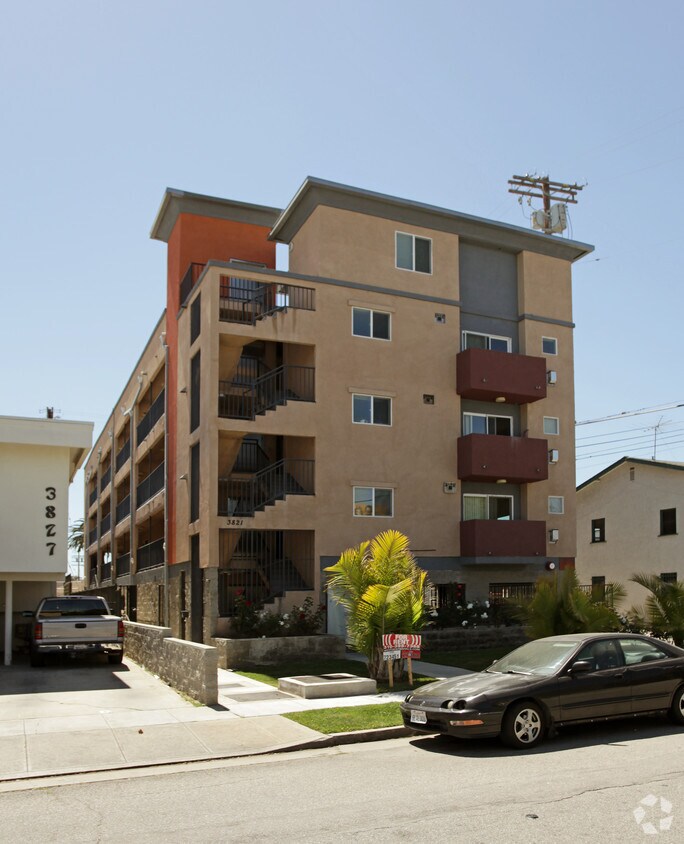 Primary Photo - 3821 Mentone Ave