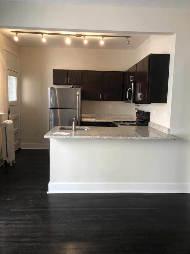 Foto principal - 853 W Grace St