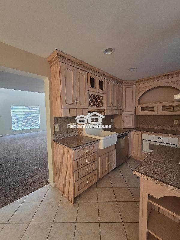 Foto del edificio - 470 Summit Tree Ct