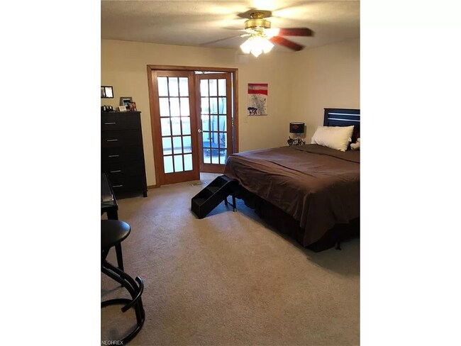 Foto del edificio - 160 Emerson Ave