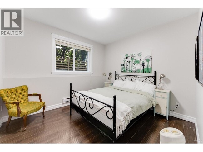 Building Photo - 729 Delestre Av