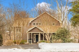 Building Photo - 6976 Meadowpoint Terrace