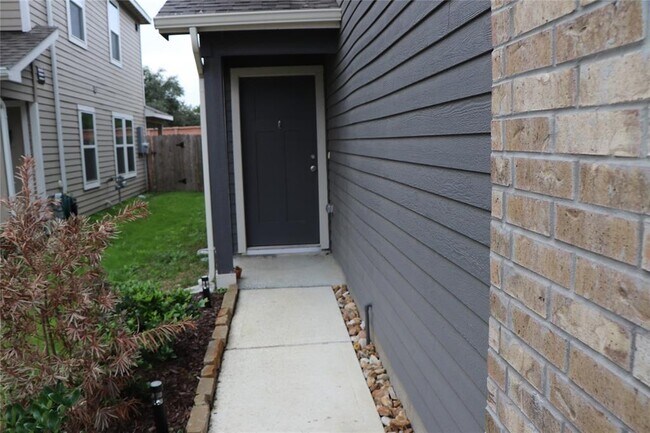 Foto del edificio - 7011 Highland Cypress Trl