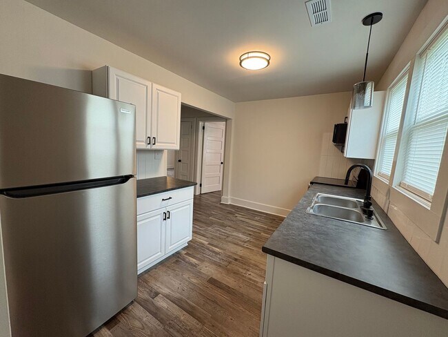 Foto del edificio - Charming 2BR/1BA Home