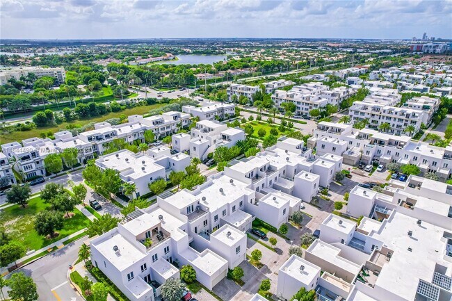 Foto del edificio - 6417 NW 105th Ct