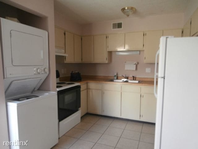 Foto del edificio - 2 br, 1 bath Condo - Crystalbrook Condos (...