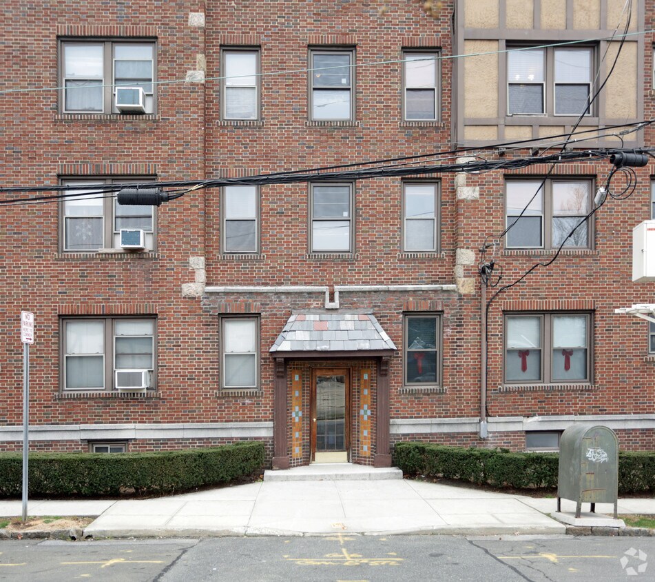 Building Photo - 2 Lockwood Ave