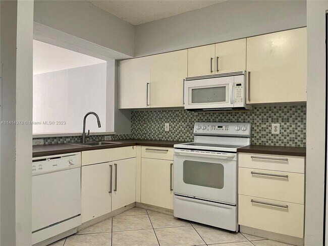 Building Photo - 67 Whitehead Cir
