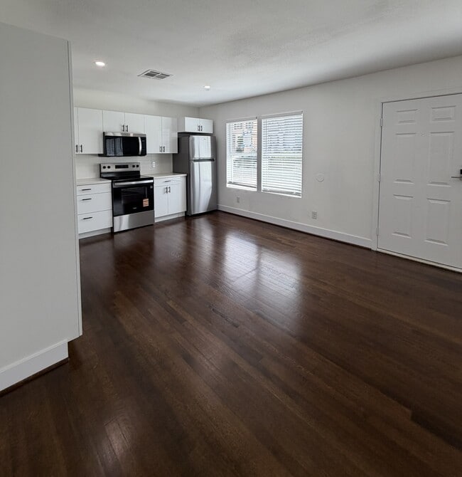 Building Photo - 1976 W McKinney St