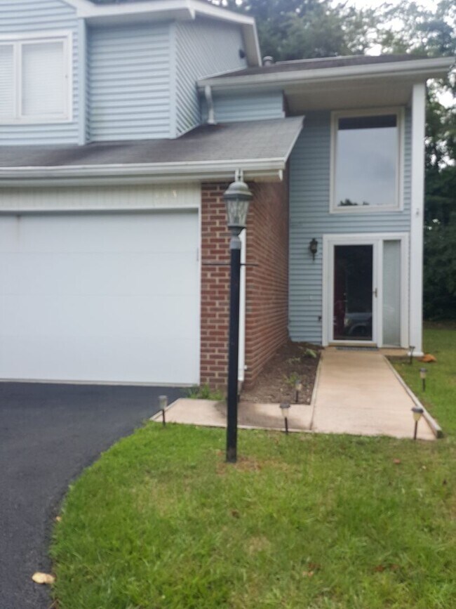 Foto del edificio - 113 Silverleaf Ln