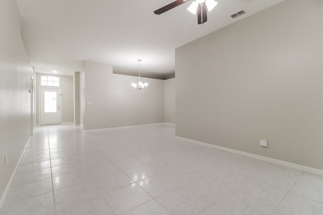 Building Photo - 131 Harwood Cir
