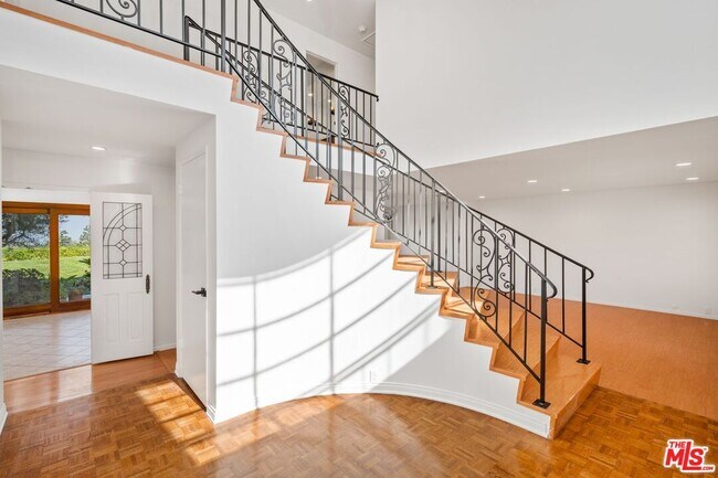 Foto del edificio - 16009 Sabana Ln