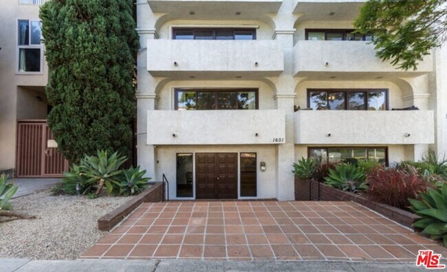 Foto del edificio - 1601 Veteran Ave