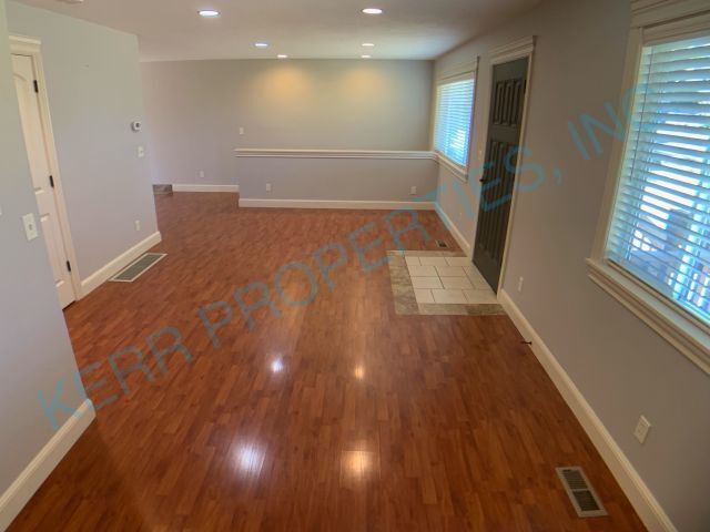 Foto del edificio - 3 Bd / 2 Bth - Office - Shed - Deck - Fenc...