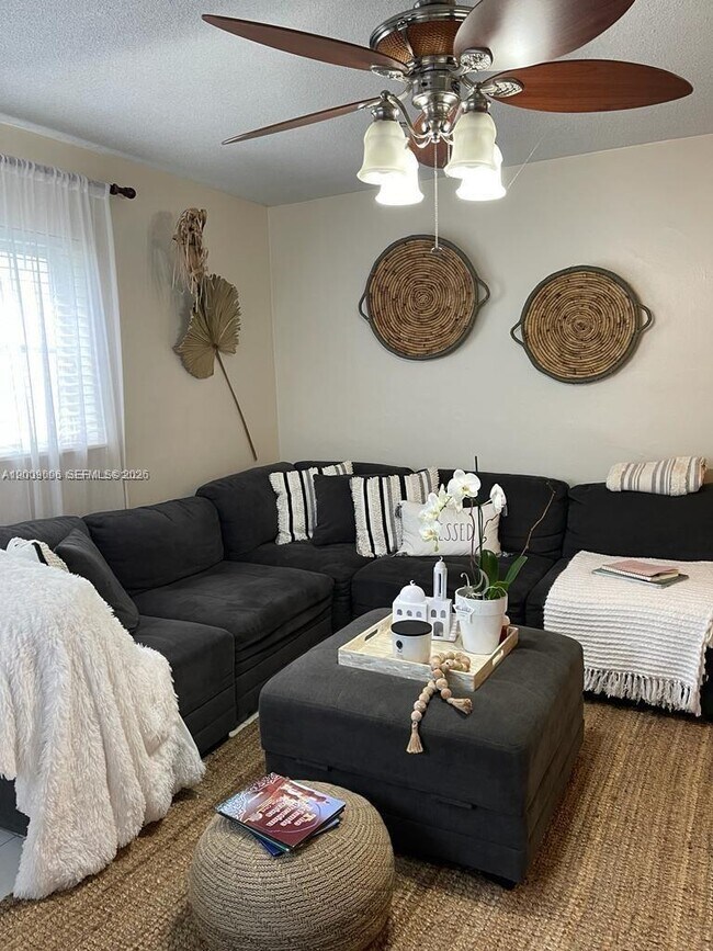 Foto del edificio - 4163 SW 67th Ave