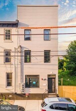Building Photo - 2120 Master St