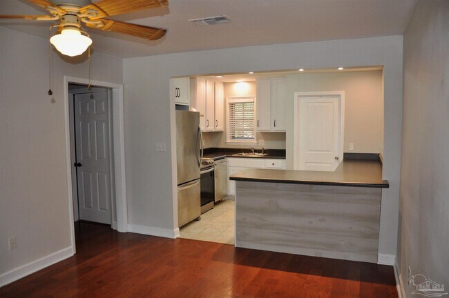 Foto del edificio - 1611 E Brainerd St