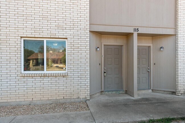 Foto del edificio - 115 Rhonda Dr