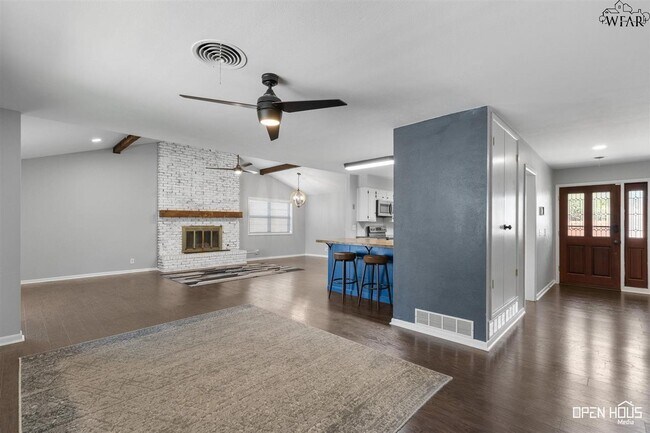 Building Photo - 4805 Big Bend Dr